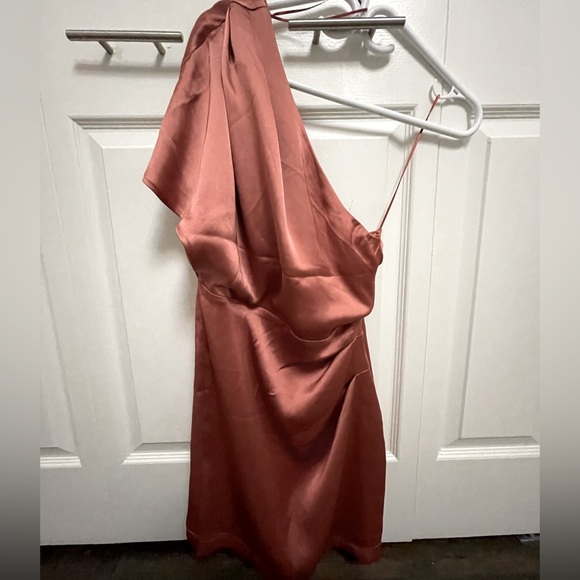 NWT Dynamite one shoulder satin dress xs - Picture 4 of 6